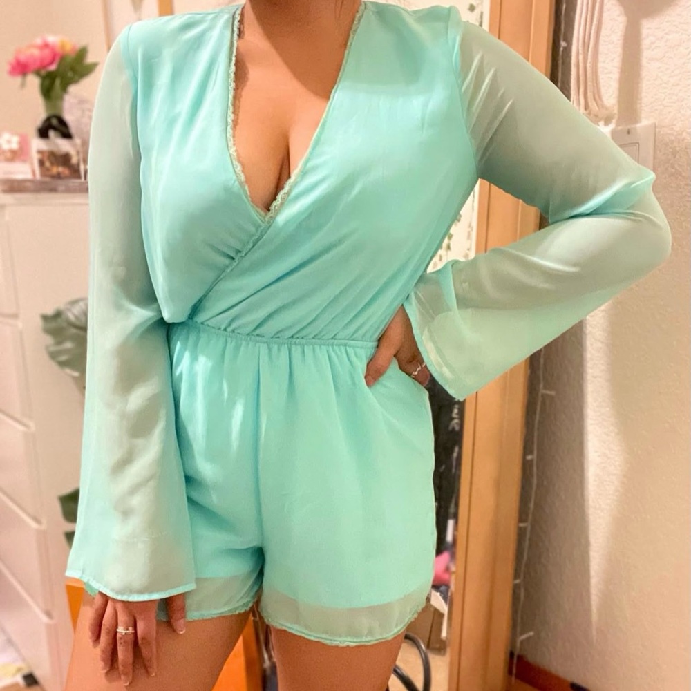 Charlotte Russe Tiffany Blue Aqua Colored Romper - Picture 4 of 4